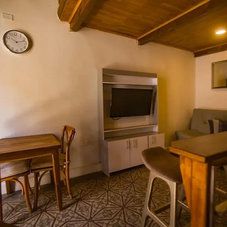 Apartamento 1ca-1d Duplex In Getsemani With Air Conditioning Wifi And Pool